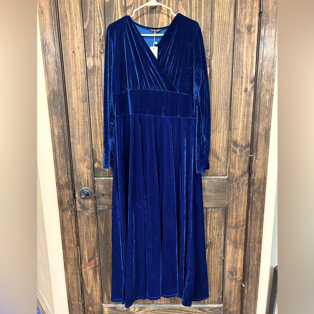 Urban Coco velvet long dress NWT xxl